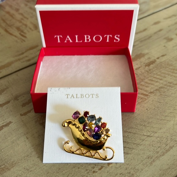 New with tags Talbots Christmas Sleigh Brooch Gold with multiple color stones - Picture 1 of 4
